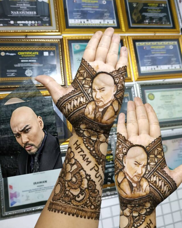 Cerita Henna Bagian Pertama, Henna Artist Pria
